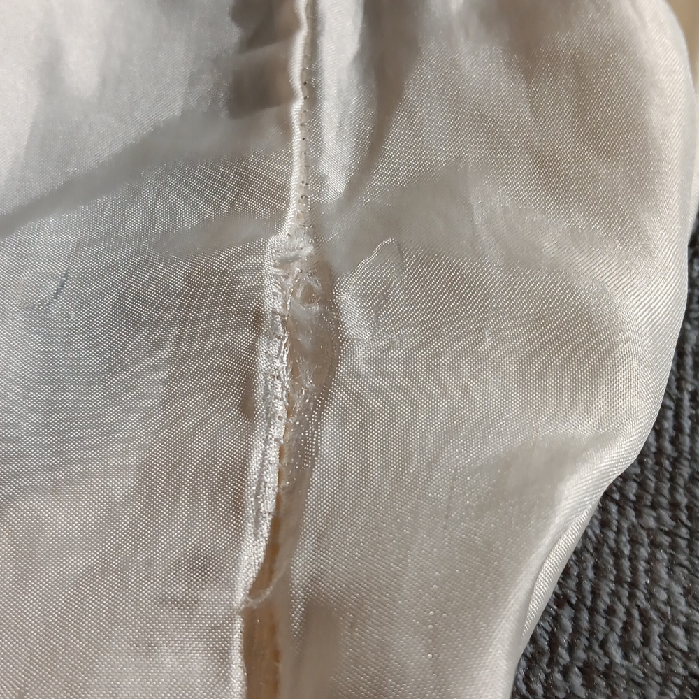 🎉Coach Ivory Drawstring Pouch. - Picture 8 of 9